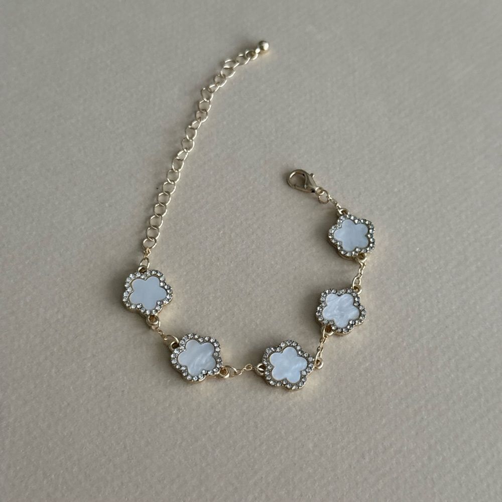 Elegant Gold and White Floral Bracelet #1866